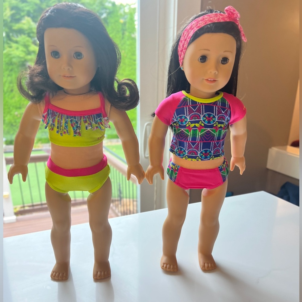 American Girl, Lea’s Mix and Match Swim Set RETIRED 2016 Original Box, Flawless.